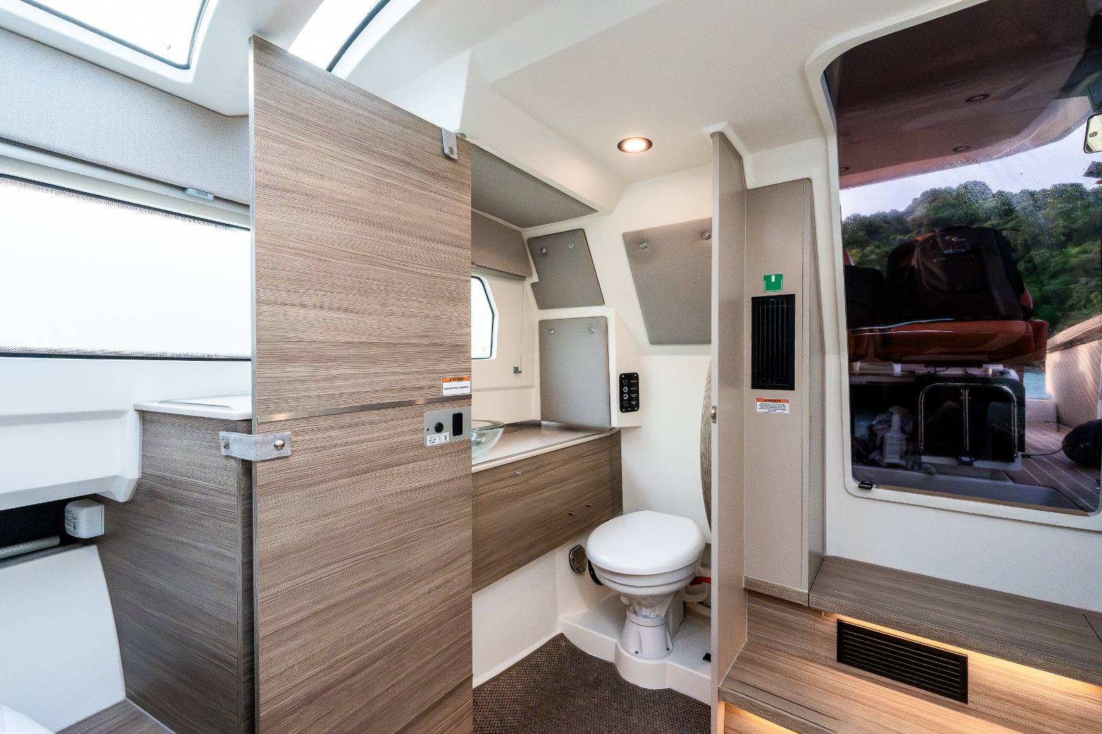 Saxdor 320 GTO - Limestone Private Charters Fleet